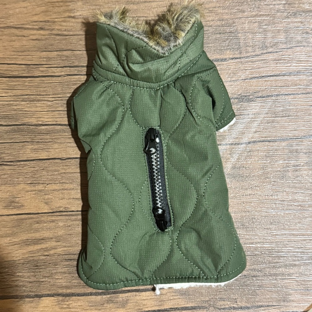 Petrageous Olive Faux Fur Quilted
Pet Coat - Extra Small NWOT
